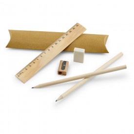 Kit desenho com regua, lapis, borracha e apontador.