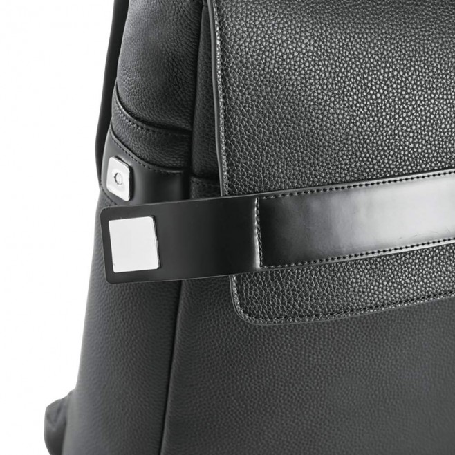 Mochila em Couro Sintetico