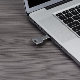 Pen Drive  Formato de Chave Capacidade de 4 a 64 Gb, memória 2.0 