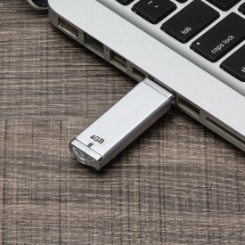 Pen Drive Super Talent Capacidade de 4 a 64 Gb, memória 2.0 e 3.0
