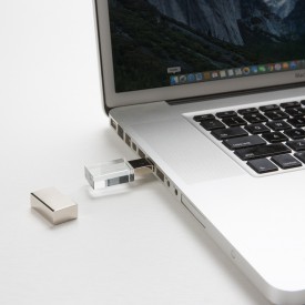 Pen Drive de Vidro Capacidade de 4 a 64 Gb, memória 2.0 e 3.0
