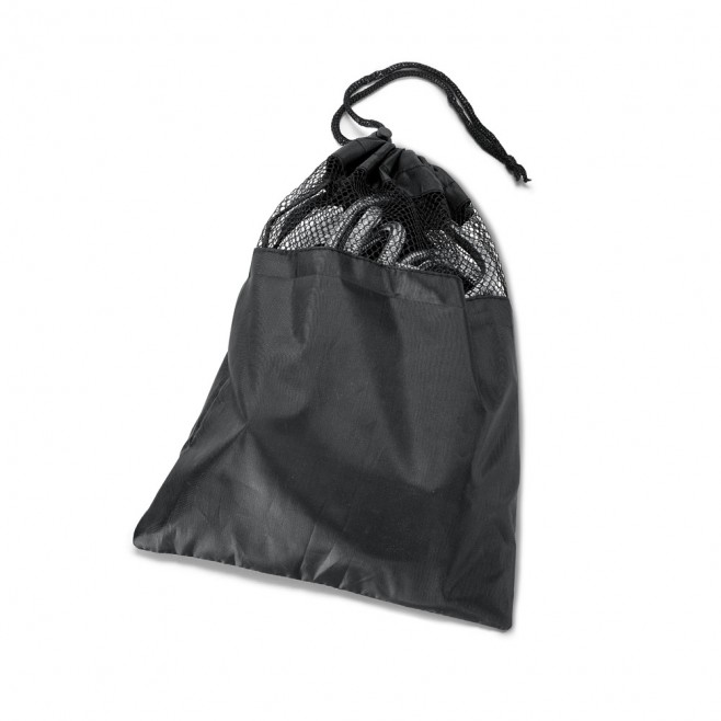 Kit fitness composto por elástico e corda de pular.